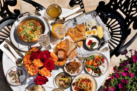    Breakfast &amp; Tea Garden 