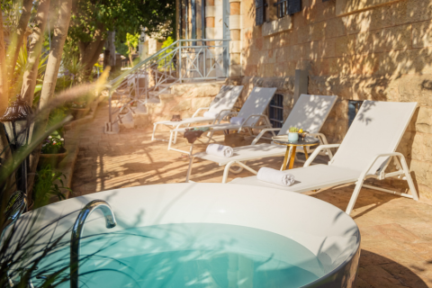 Courtyard with Hot Tub 