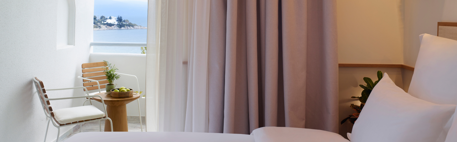 Brown Beach Chalkida rooms