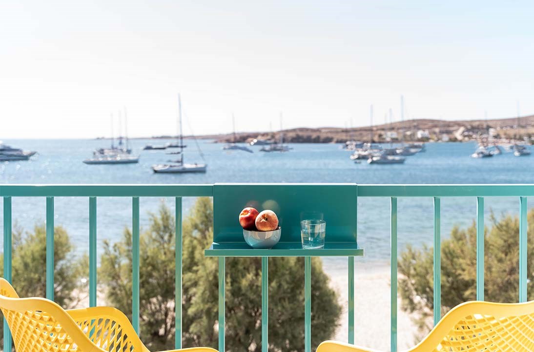 Play Paros