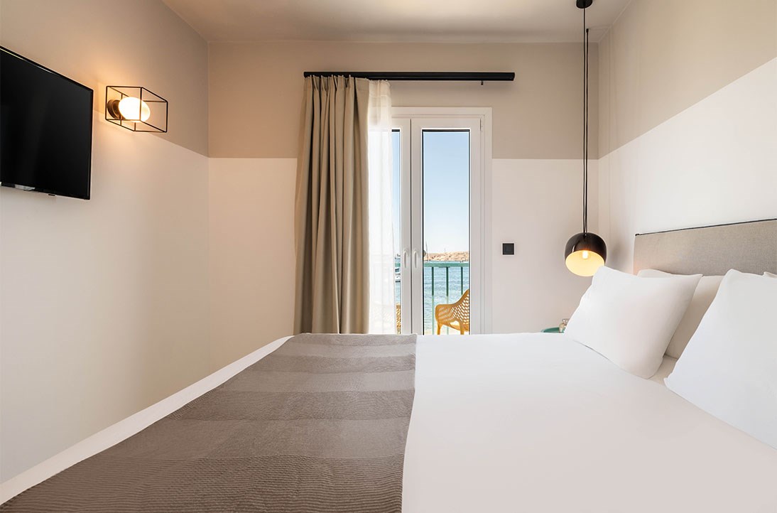 Play Paros - Rooms