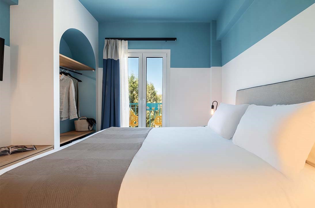 Play Paros - Rooms