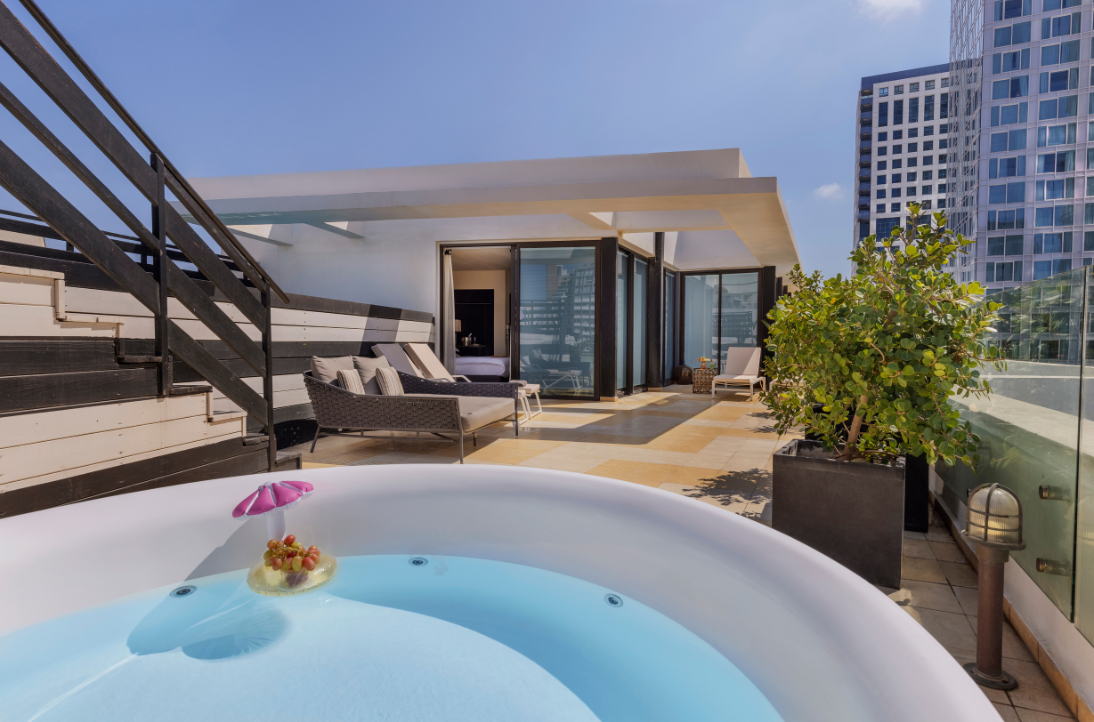 Brown Beach House TLV