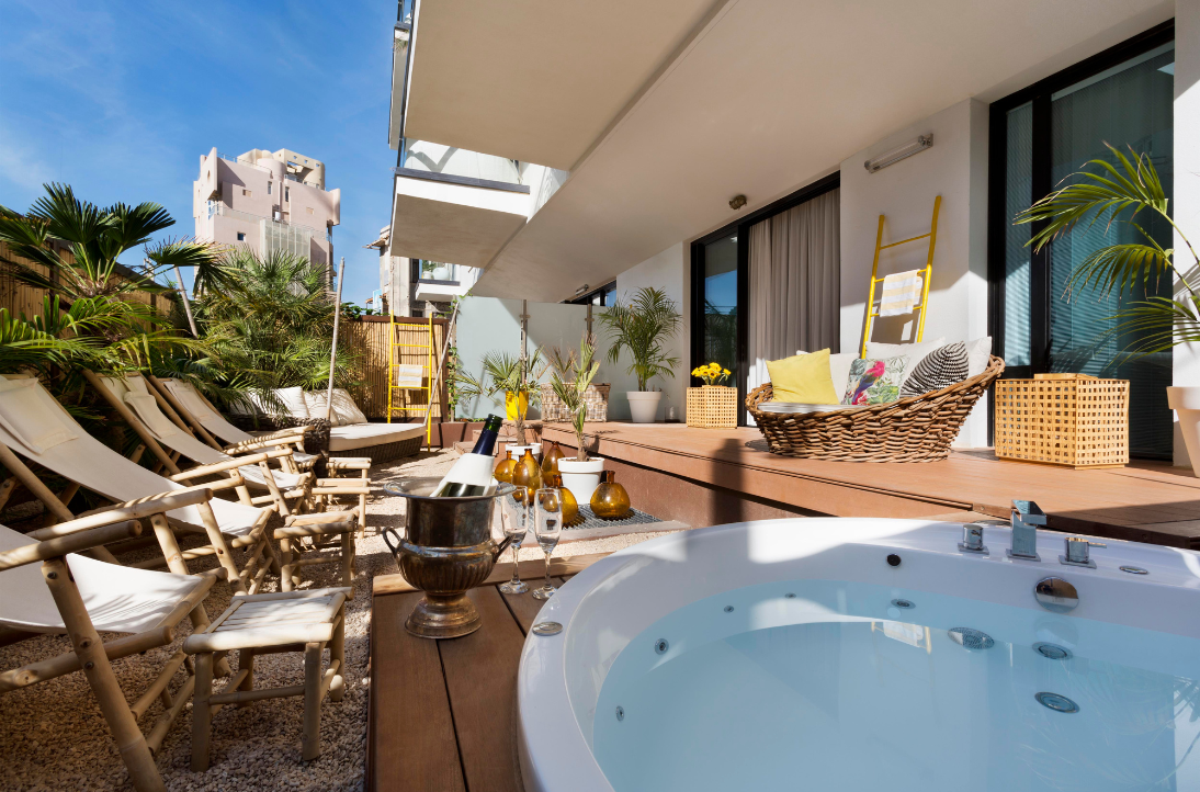 Brown Beach House TLV