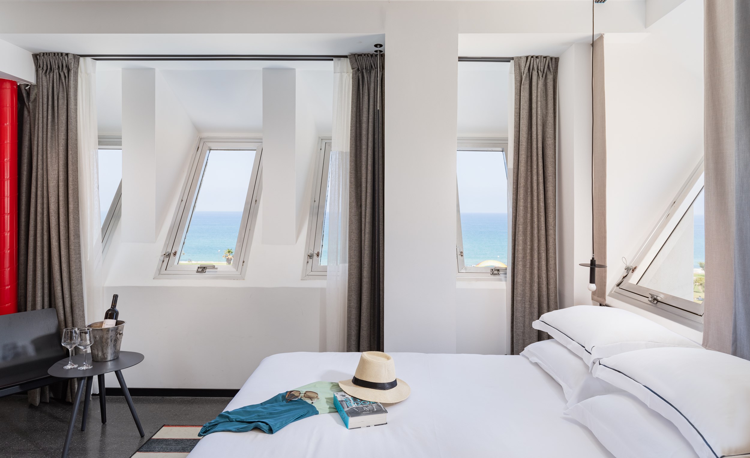 brown-brut---executive-sea-front.-photo-max-kovals