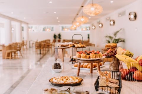 All-Inclusive Food &amp; Dining Options