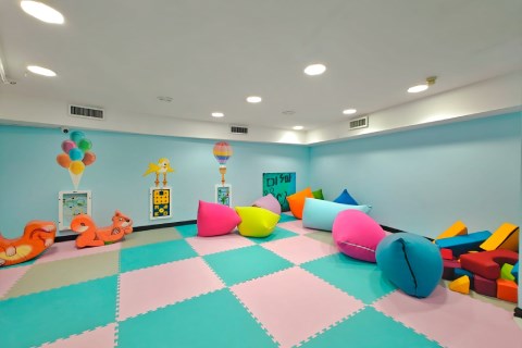  Children's club and outdoor games 