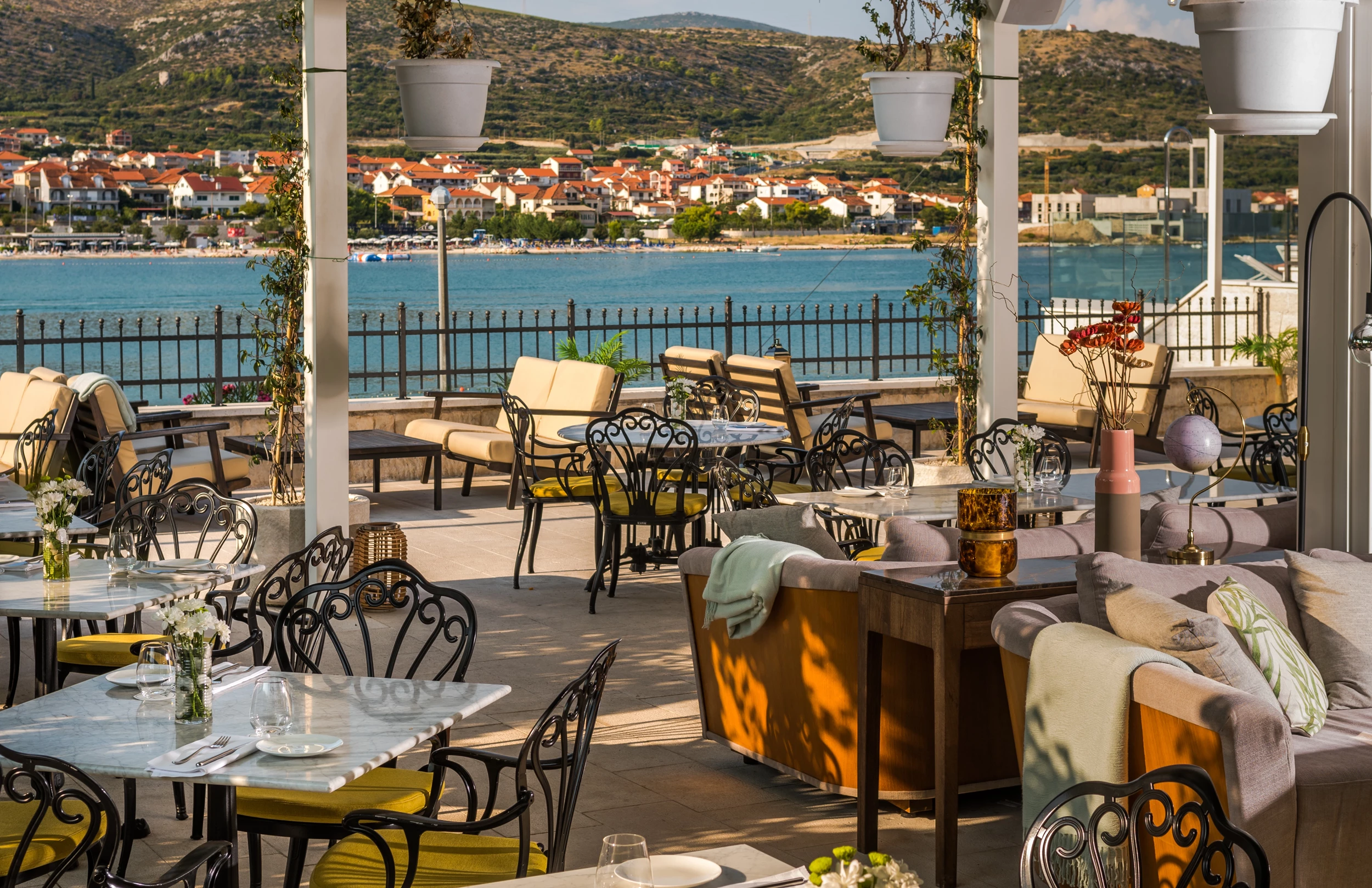 Cartina Outdoor Terrace