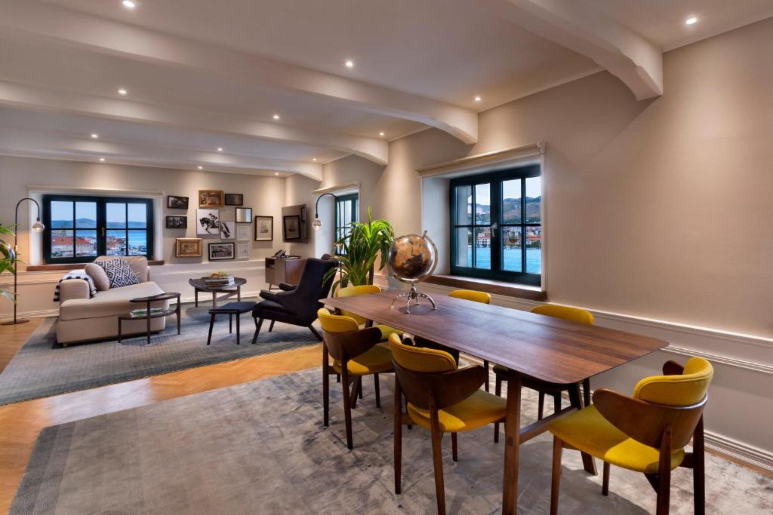 Presidential Suite Boardroom